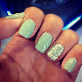nails